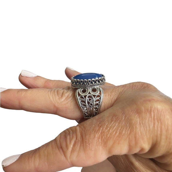 Vintage Silver and Blue Stone Ring - Picture 8 of 8